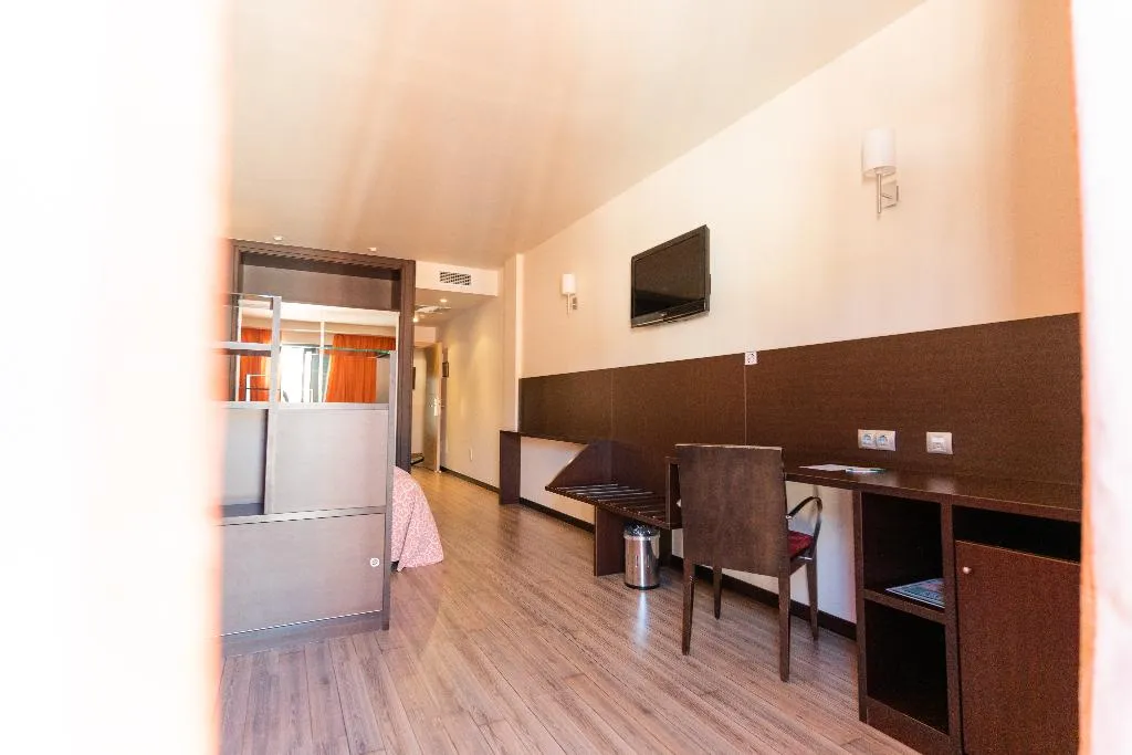 SUITE CAPACITY 4 ONE BEDROOM Room, Loar Ferreries, Menorca
