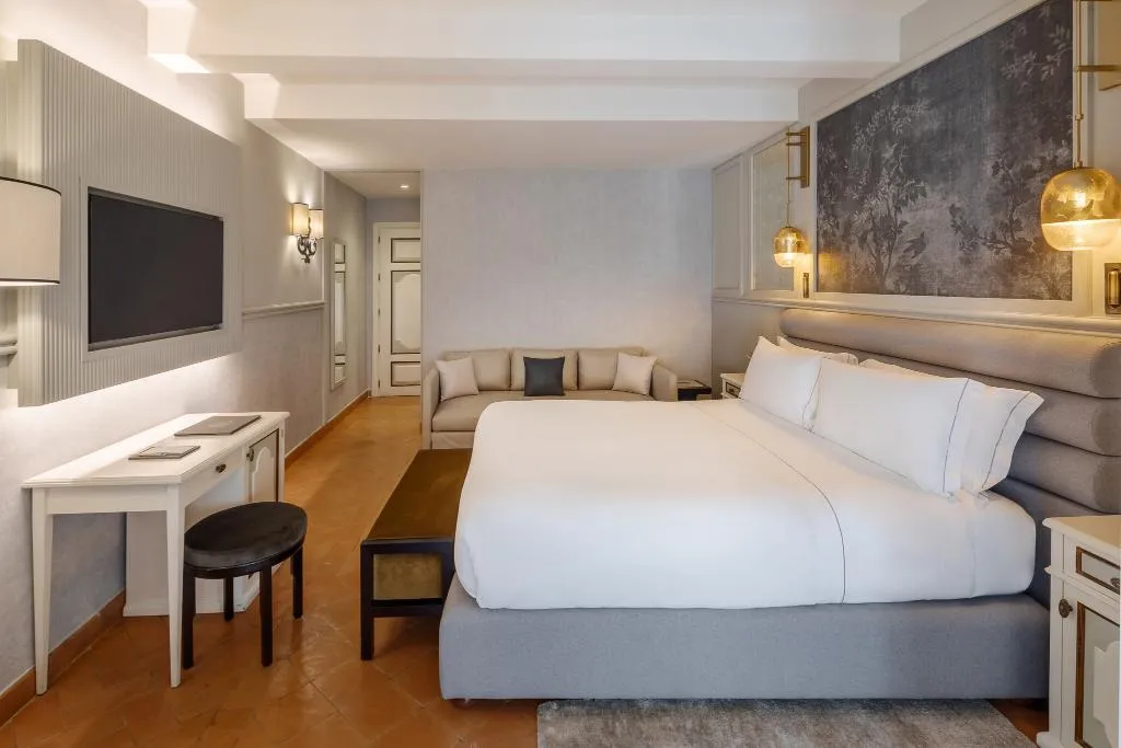 TRIPLE EXECUTIVE Room, Donna Camilla Savelli - VRetreats, Rome