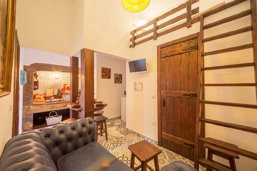 Room, Casinha Dos Sapateiros, Lisbon