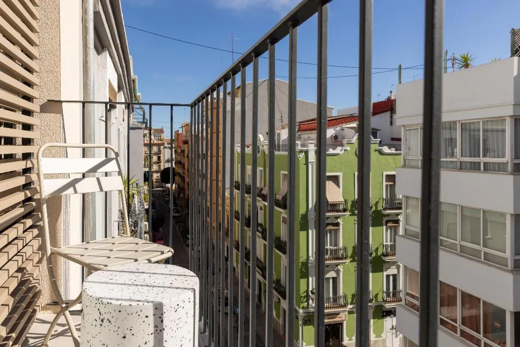 APARTMENT TWO BEDROOMS WITH TERRACE Room, Líbere Valencia Ruzafa, Valencia