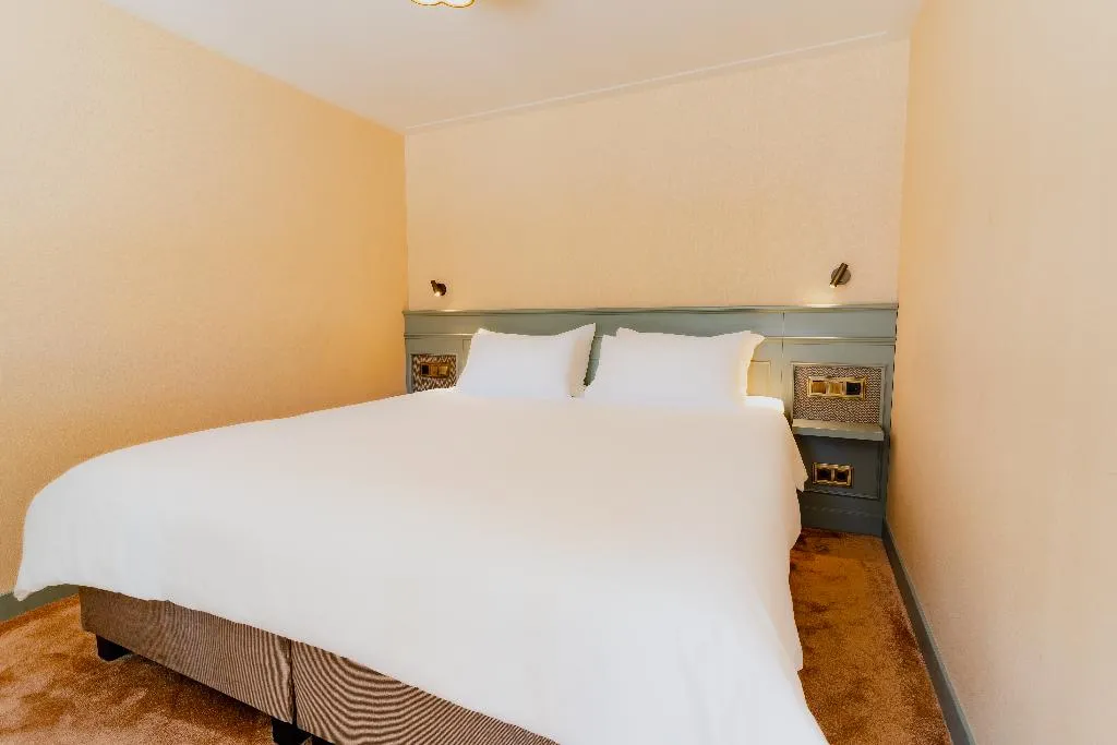 JUNIOR SUITE KING SIZE BED Room, Hotel Mercier, Amsterdam
