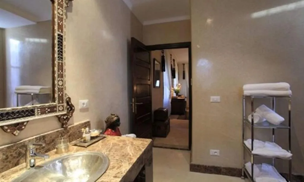 JUNIOR SUITE KING SIZE BED Room, Palais Khum, Marrakech