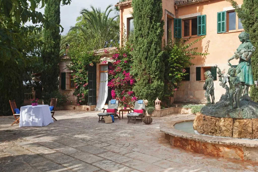 VILLA STANDARD Room, Es Revellar Art Resort, Majorca