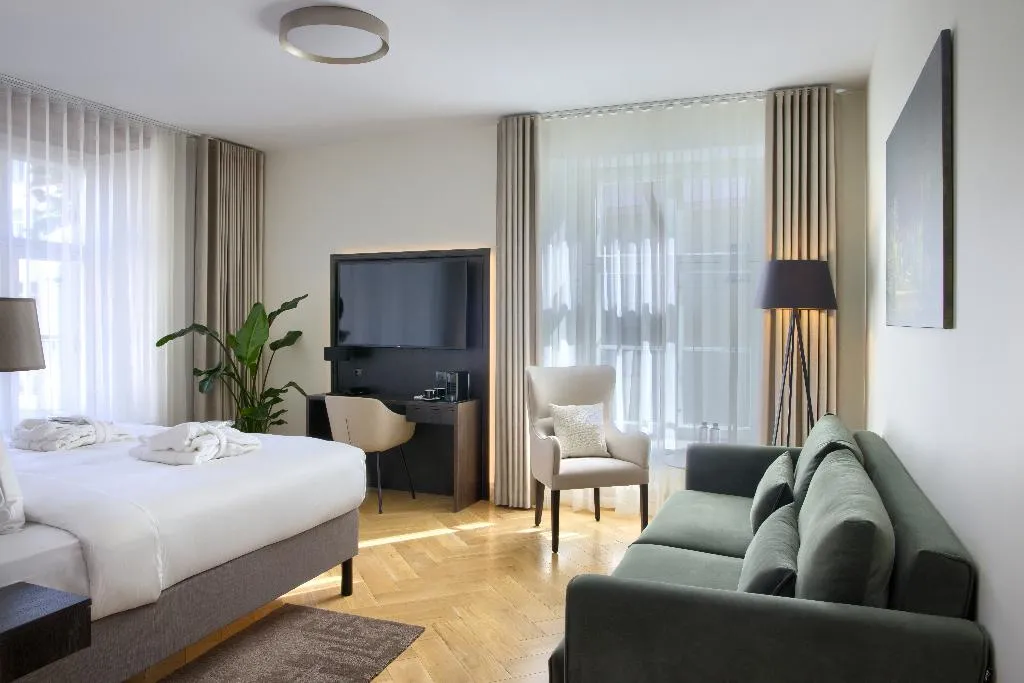 JUNIOR SUITE DELUXE Room, Nunne Boutique Hotel, Tallinn