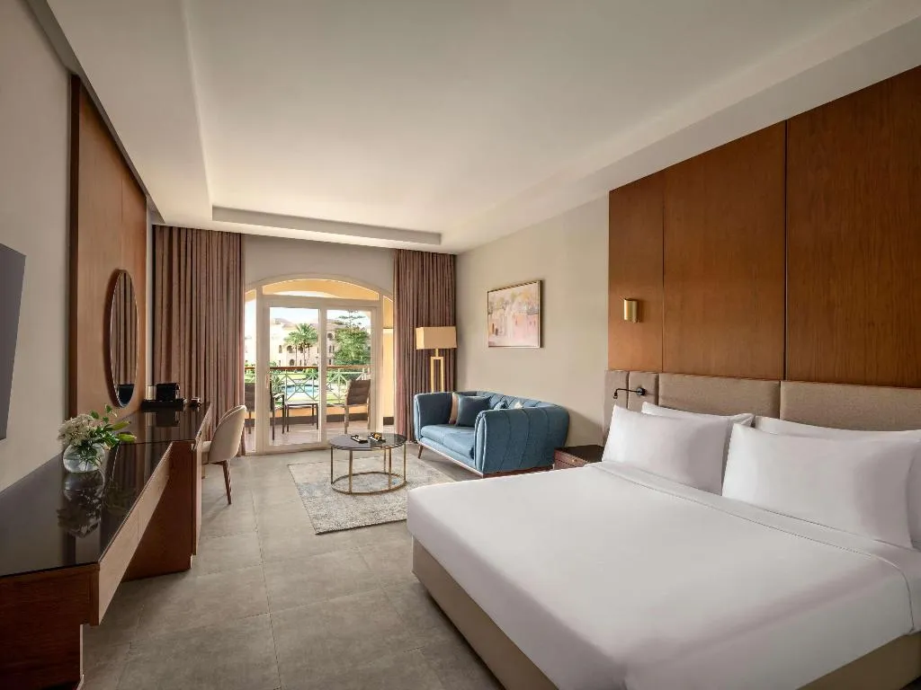 SUITE EXECUTIVE Room, Movenpick Cairo Media City, Cairo