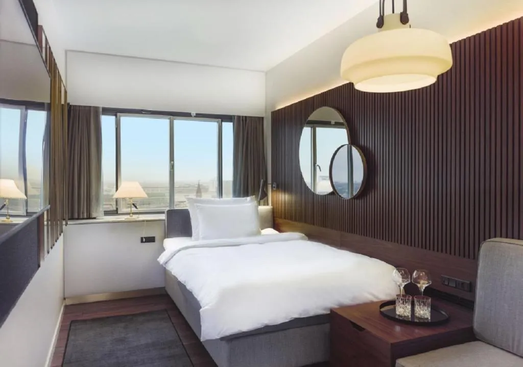 SINGLE STANDARD Room, Radisson Collection Royal Hotel, Copenhagen, Copenhagen