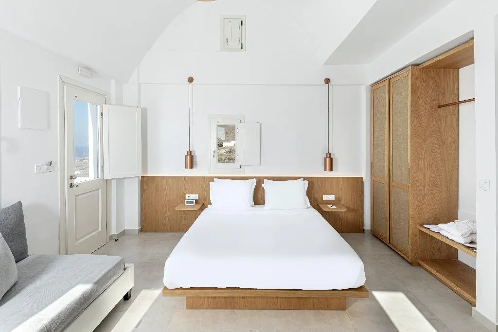 SUITE WITH JACUZZI Room, Secret View Hotel, Santorini