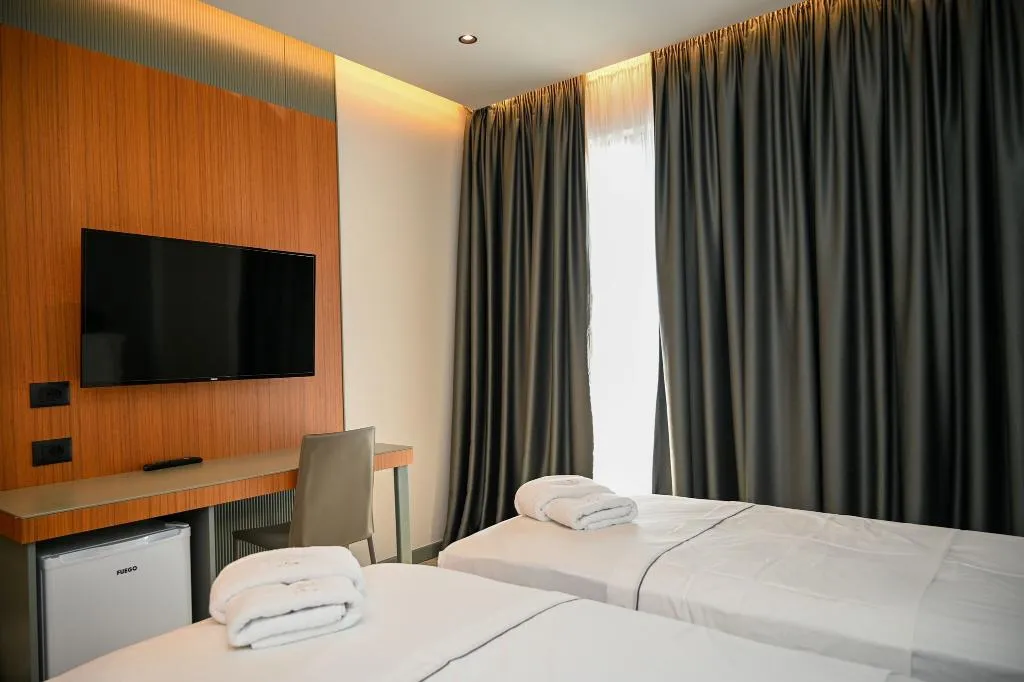 Room TWO KING BEDS Room, Adria Palace Hotel, Durres