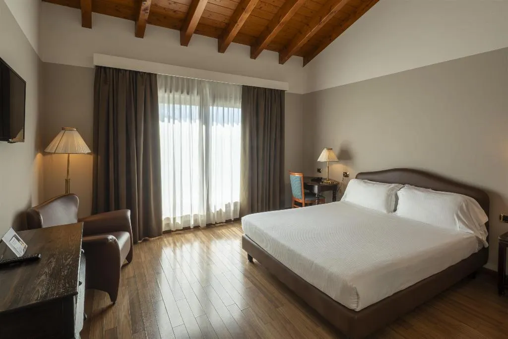 DOUBLE LAKE VIEW Room, Hotel Horizon Wellness & Spa Resort, BW Signature, Milan