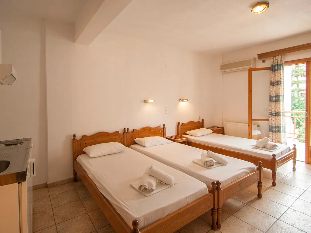 TRIPLE STANDARD Room, Pension Laura, Skiathos