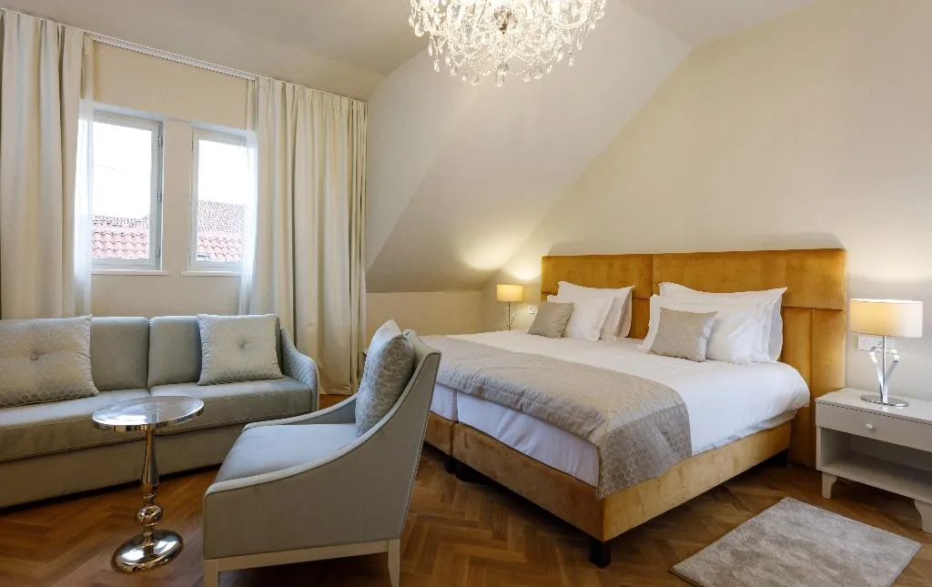 APARTMENT DELUXE CITY VIEW Room, Heritage Hotel Santa Lucia, Split