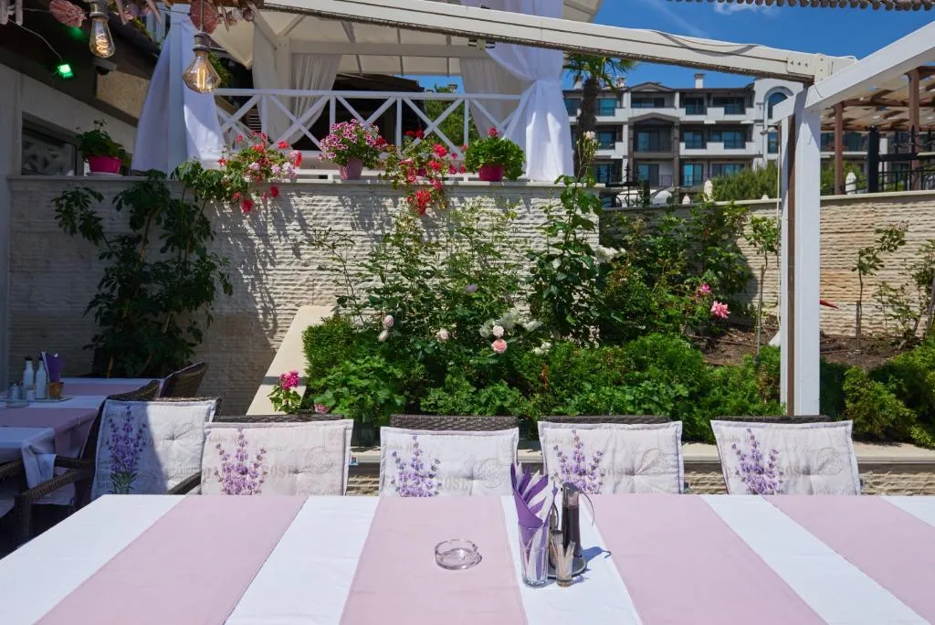 Restaurant, Rose Gardens Boutique, Bourgas