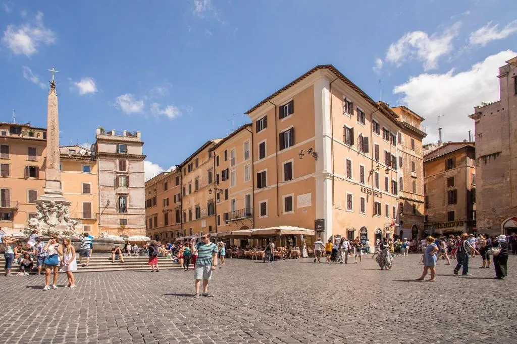 General view, Albergo Abruzzi, Rome