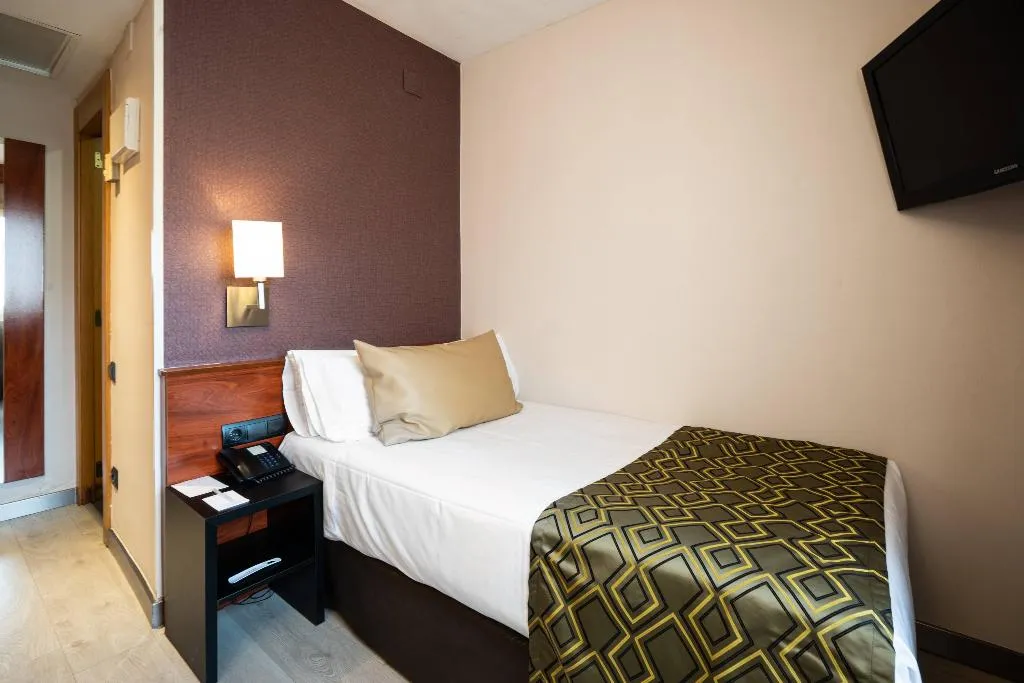 SINGLE STANDARD Room, Catalonia Park Putxet, Barcelona