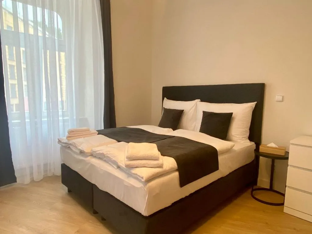 JUNIOR SUITE STANDARD Room, Figaro Suites, Prague