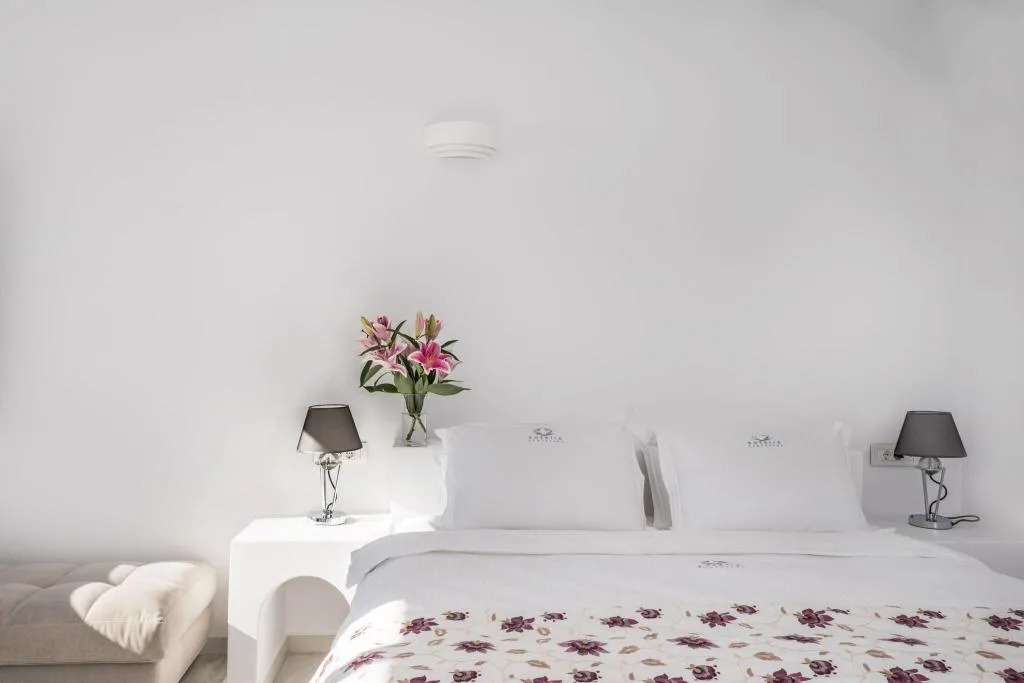 SUITE POOL VIEW KING BED Room, Anteliz Hotel And Suites, Santorini