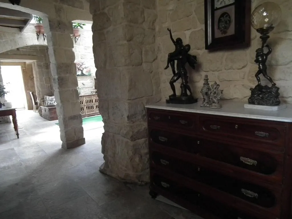 Lobby, Loggia Mariposa, Malta