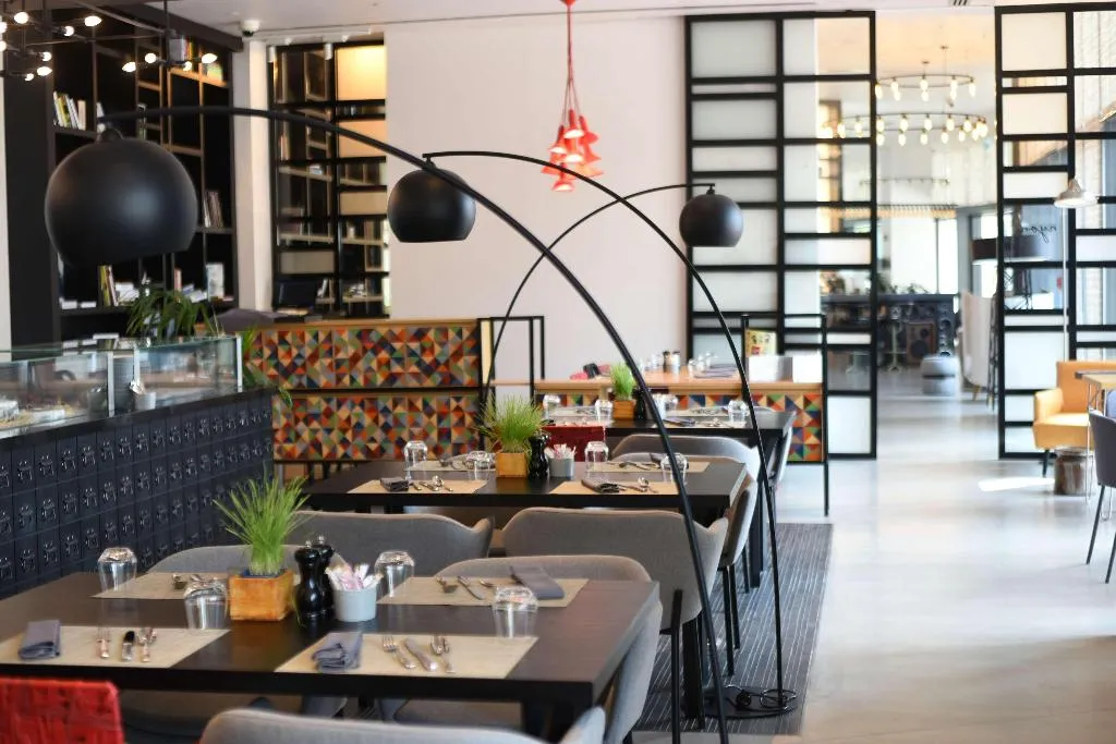 Restaurant, Canopy by Hilton Dubai Al Seef, Dubai