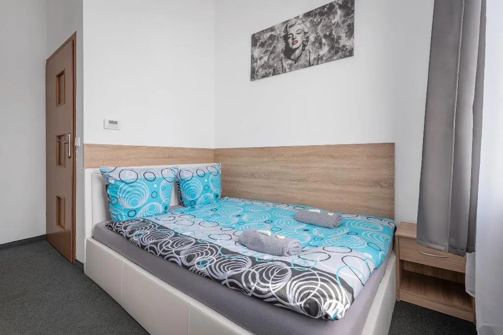 SINGLE STANDARD Room, 70s Guest room, Krakow