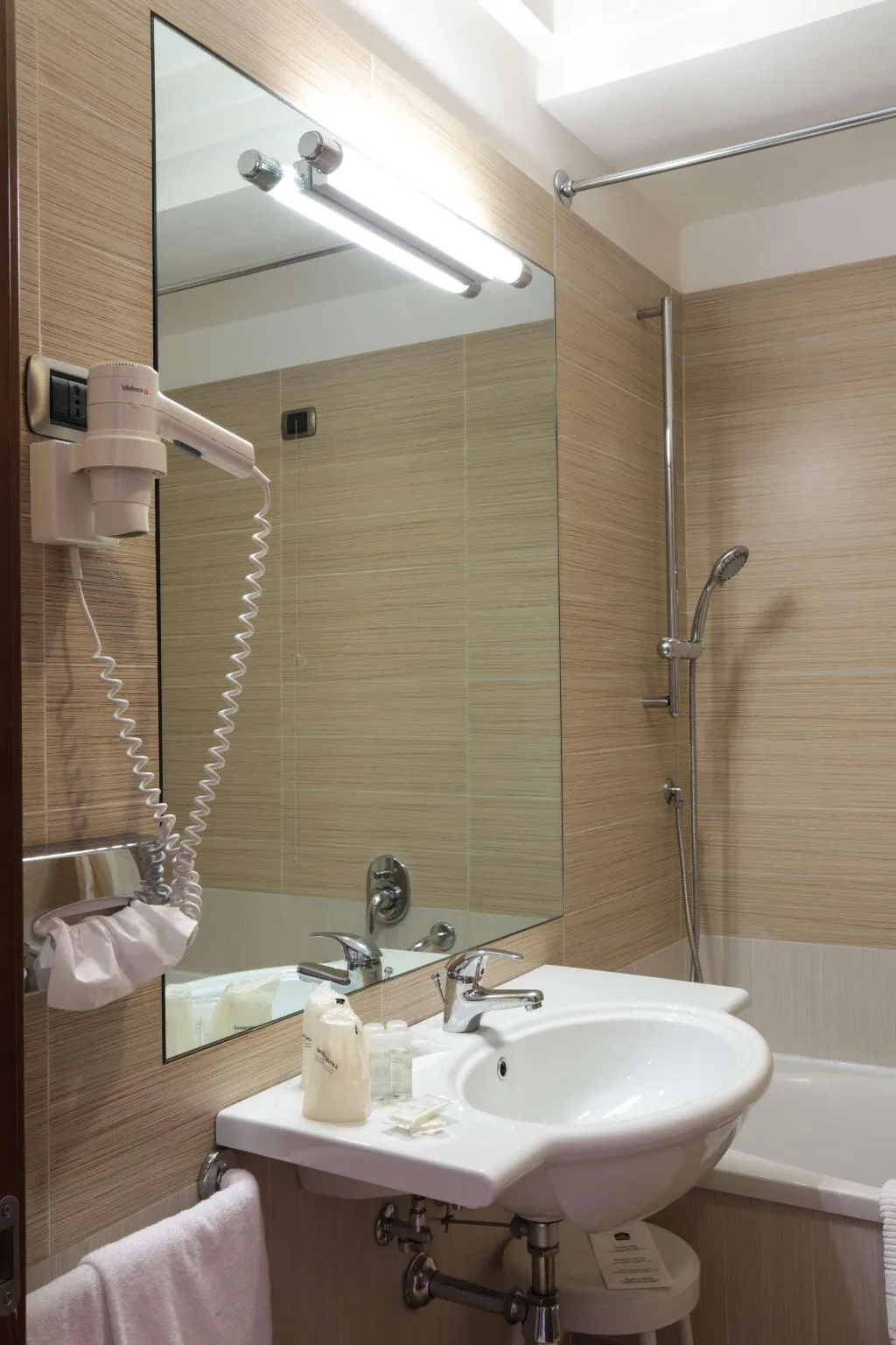Room, Suites & Residence Hotel, Naples