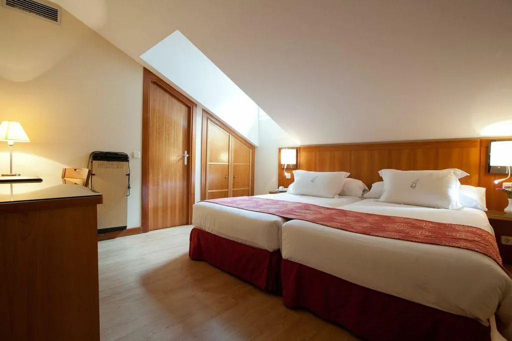 Room, Hotel Ateneo, Madrid