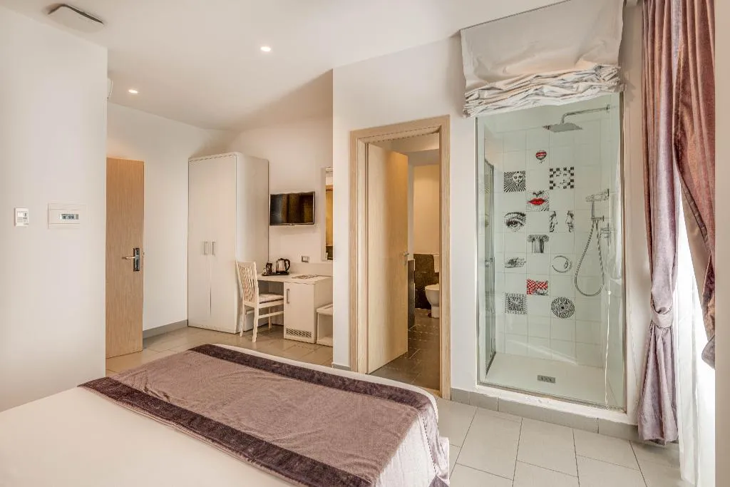 DOUBLE STANDARD Room, Trevi Palace Hotel, Rome