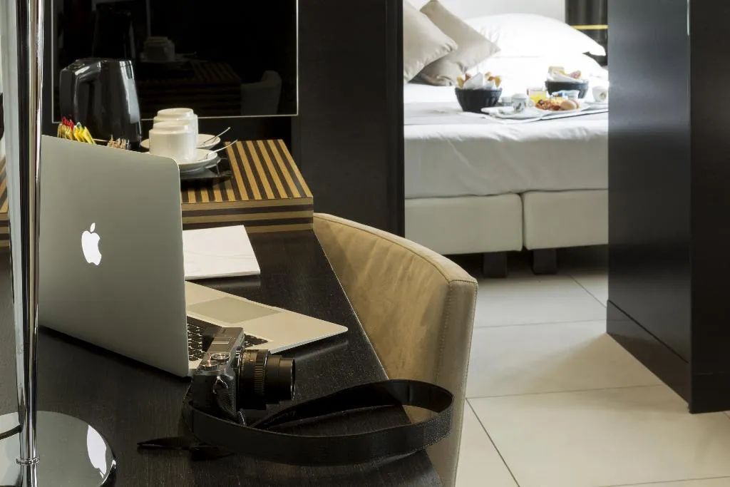 JUNIOR SUITE STANDARD Room, Palazzo Salgar, Naples