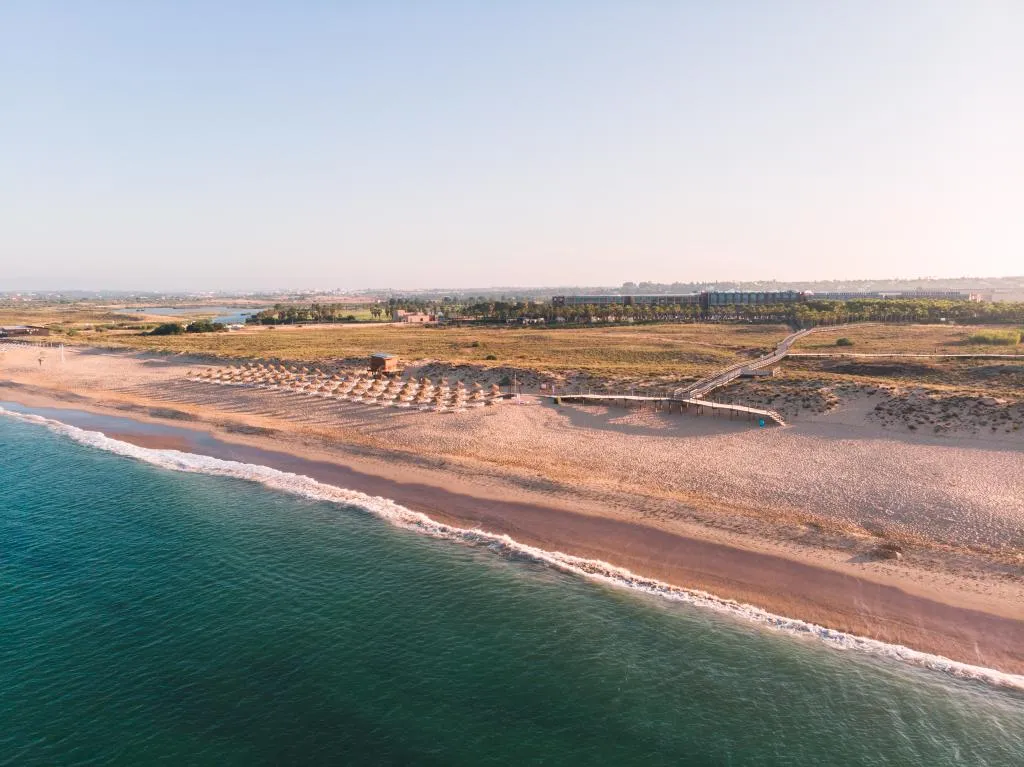 Beach, Wine & Books by the sea - Algarve Resort, Algarve