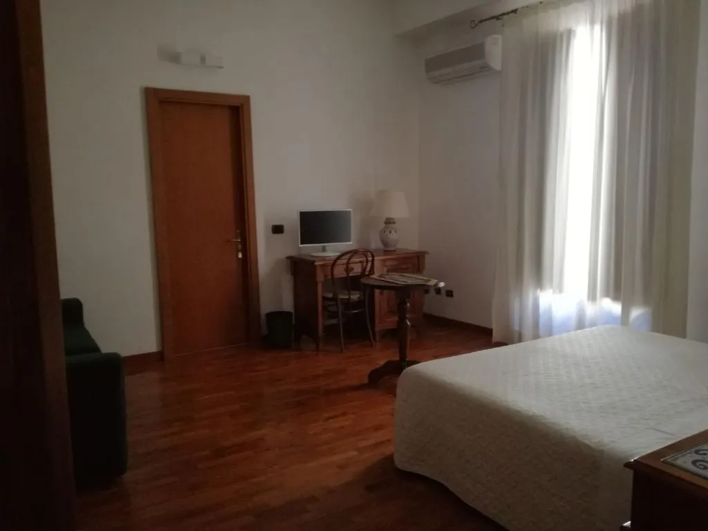 DOUBLE SUPERIOR Room, La Piazzetta Hotel, Palermo