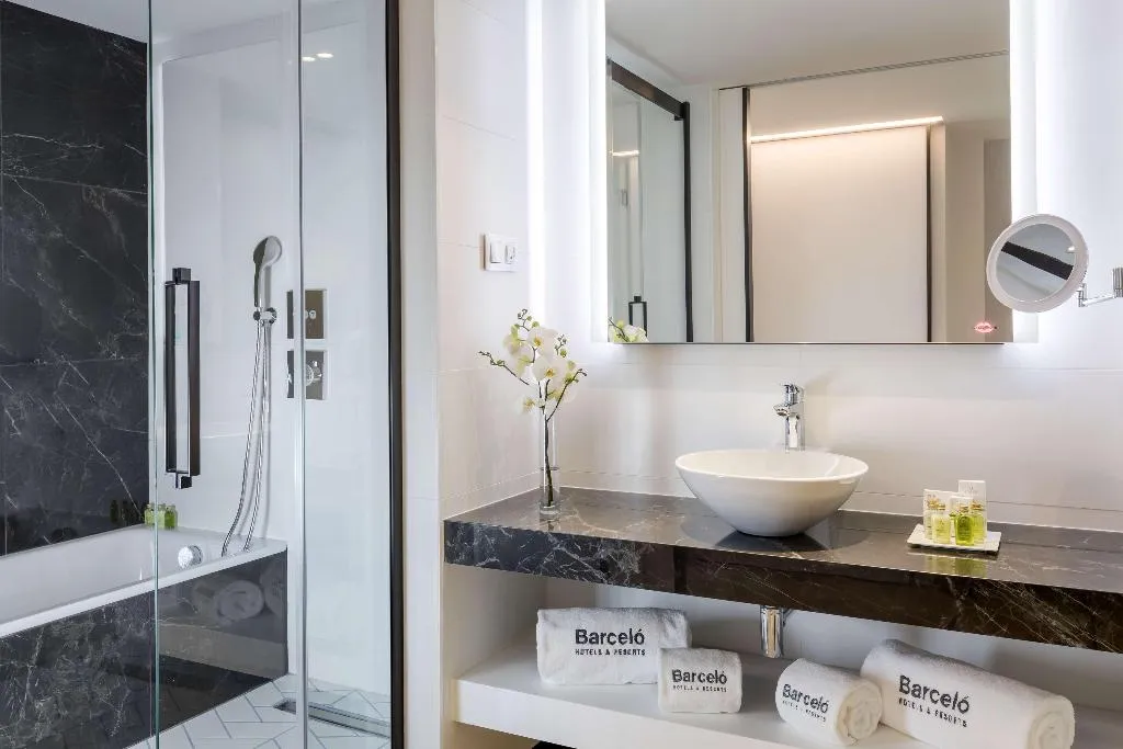 Double or Twin DELUXE Room, Barcelo Imagine, Madrid