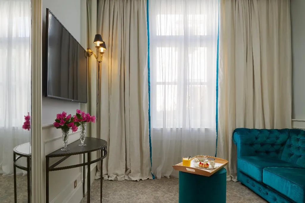 SUITE DELUXE Room, Palace Elisabeth Hvar Hotel, Split