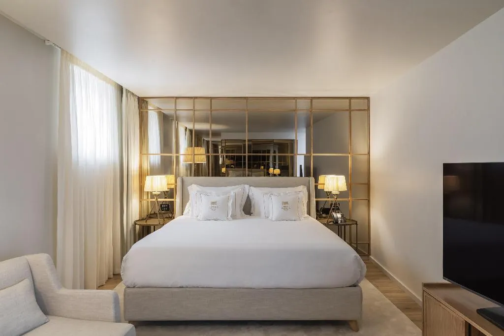 SUITE WITH VIEWS Room, Vignette Collection  Casa da Companhia, Porto
