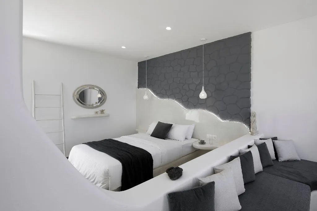 SUITE HONEYMOON Room, Golden East, Santorini