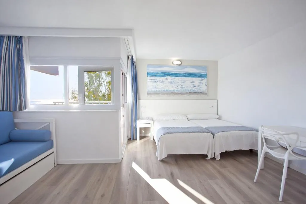 FAMILY ROOM TWO BEDS Room, HYB Eurocalas, Majorca