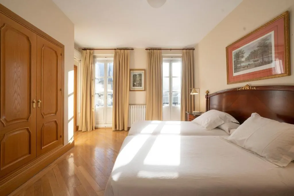 Double or Twin SUPERIOR Room, Miranda and Suizo, Madrid