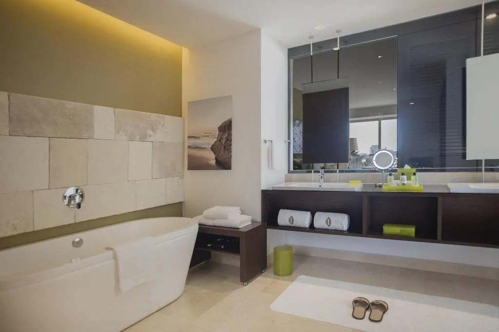 SUITE KING SIZE BED Room, InterContinental Presidente Cancun Resort, Cancun Area