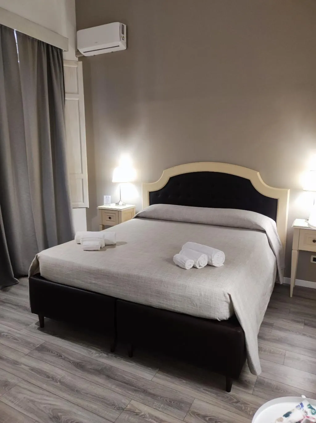 TRIPLE STANDARD Room, La Collegiata, Catania