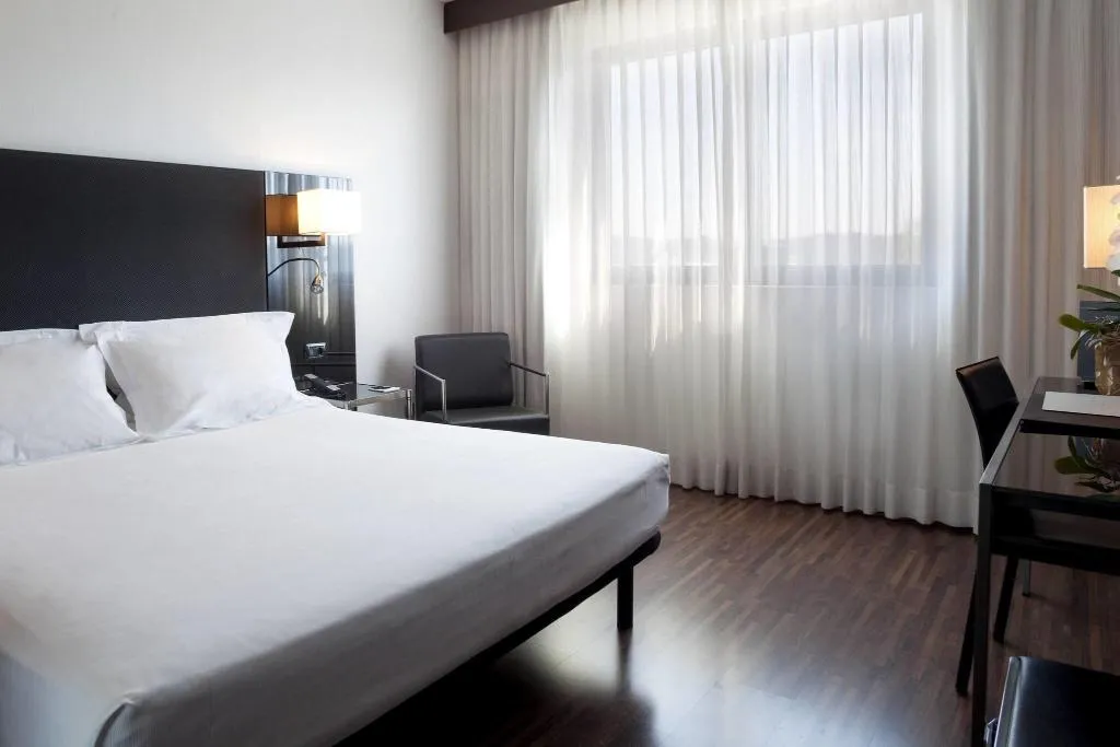 DOUBLE KING SIZE BED Room, AC Padova, Venice