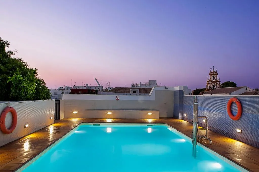 Pool, San Gil, Seville