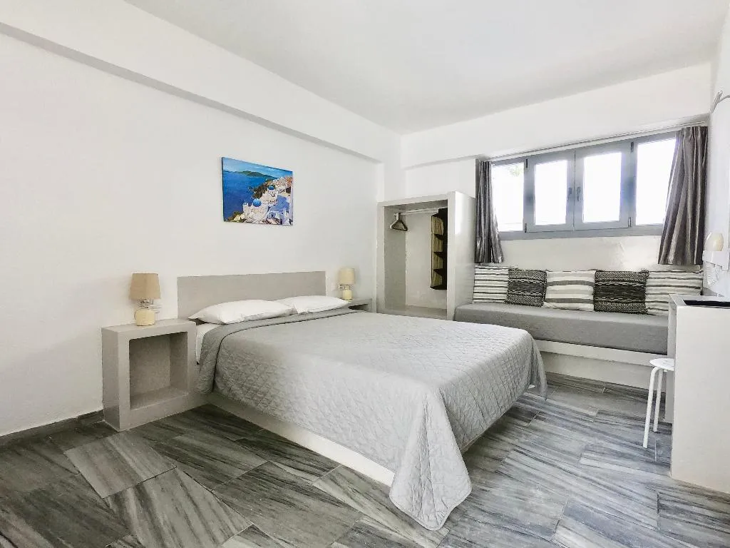 Room CAPACITY 3 Room, Anny Studios Perissa Beach, Santorini