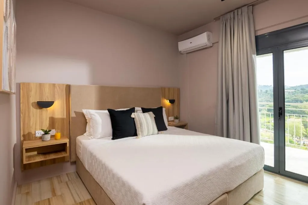 SUITE TWO BEDROOMS Room, Petra Nera, Skiathos