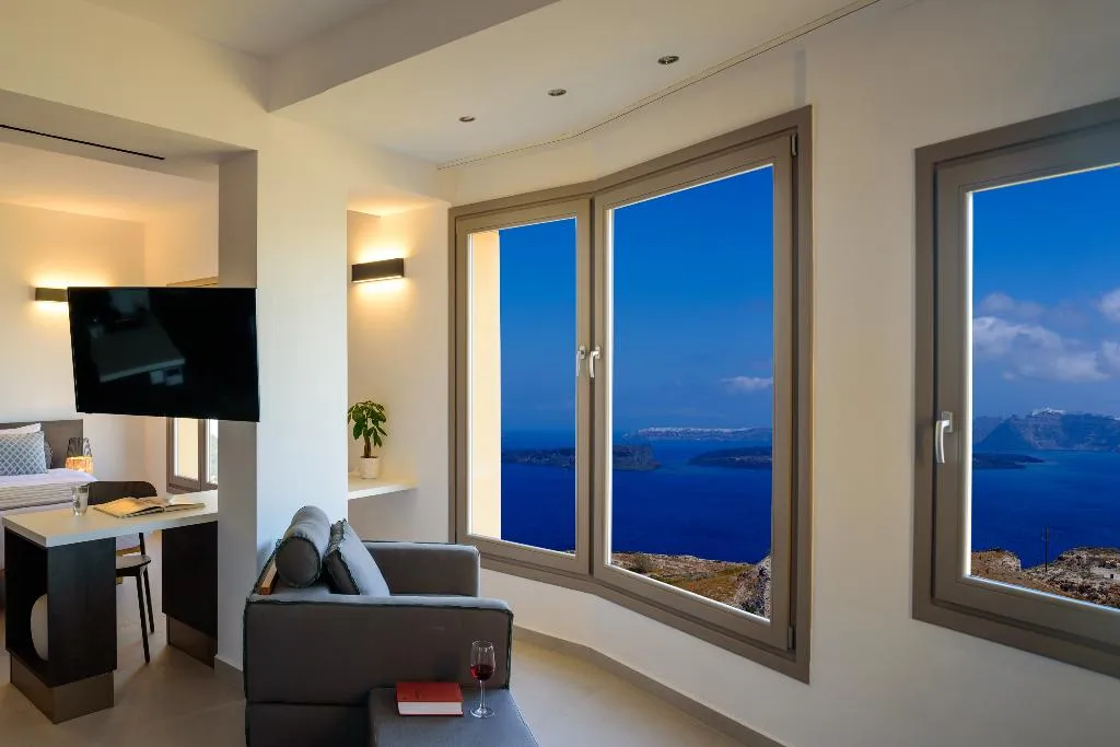SUITE WITH JACUZZI Room, Kalestesia Suites, Santorini