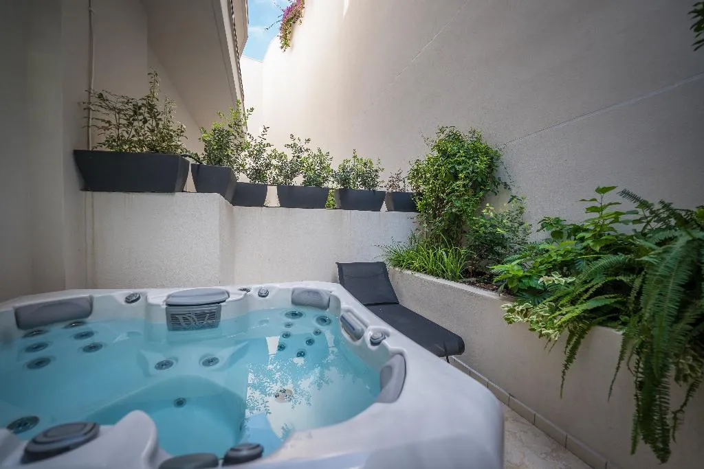 Double or Twin DELUXE WITH JACUZZI Room, Holm Boutique & Spa, Malta