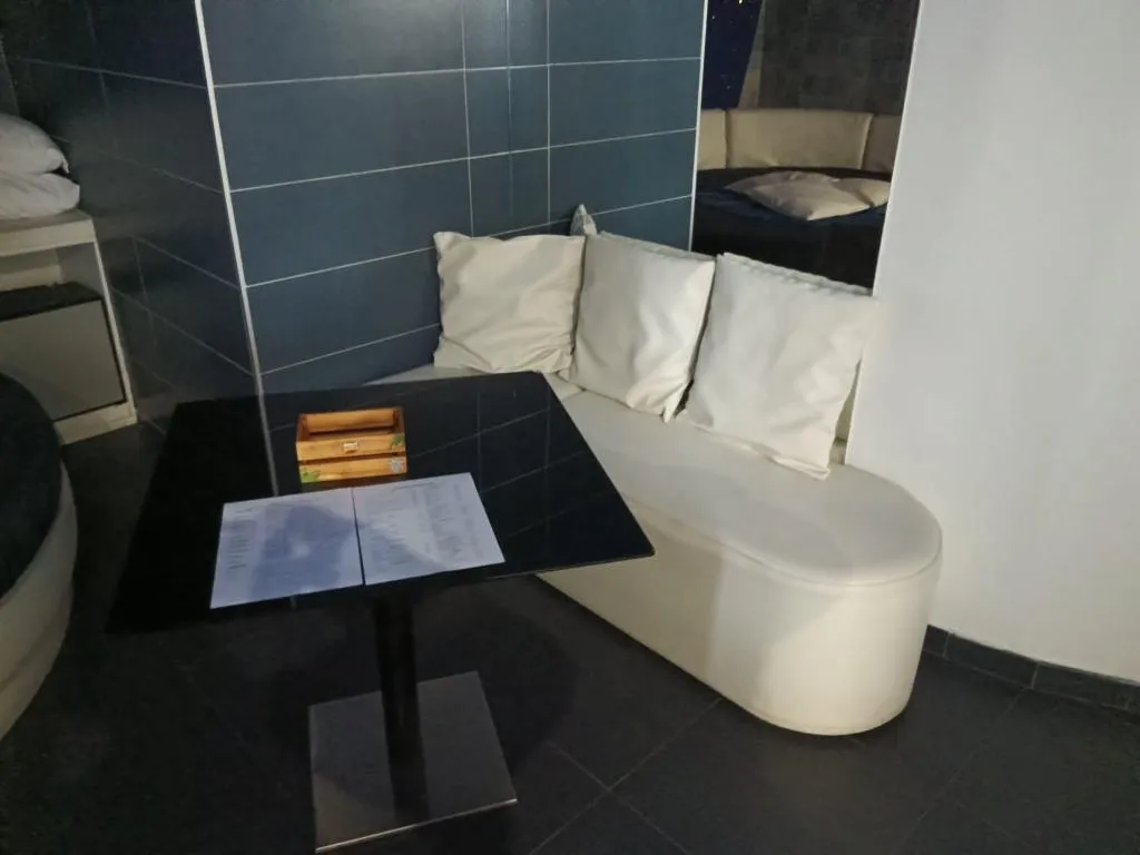 SUITE ONE BED Room, La Fayette, Naples