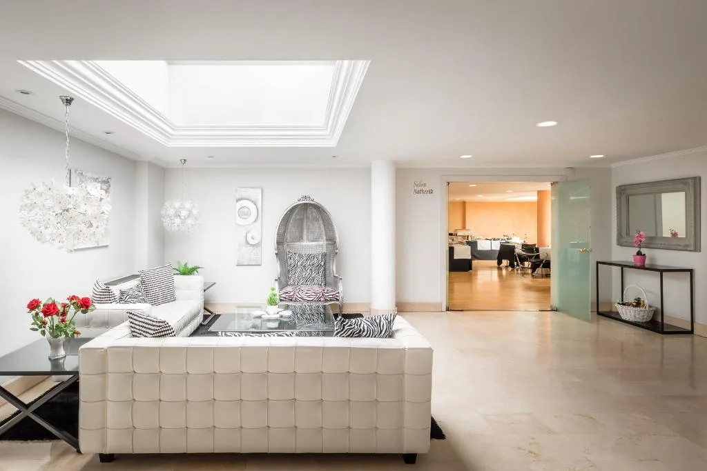 Lobby, Abbot, Barcelona