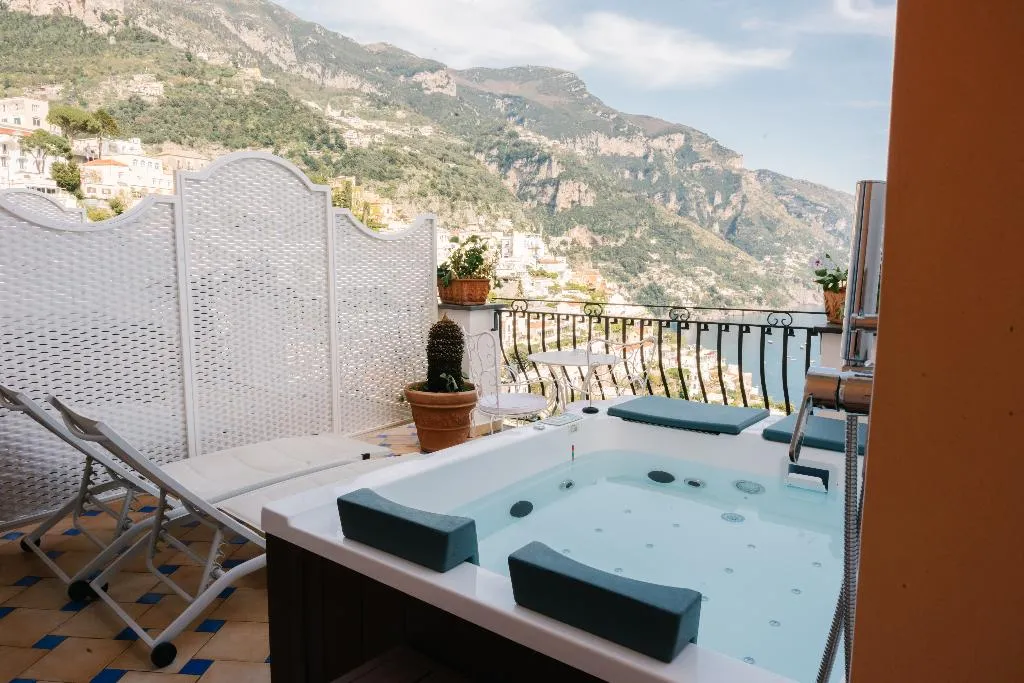 DOUBLE WITH JACUZZI WITH VIEWS Room, Hotel Conca D'Oro, Naples