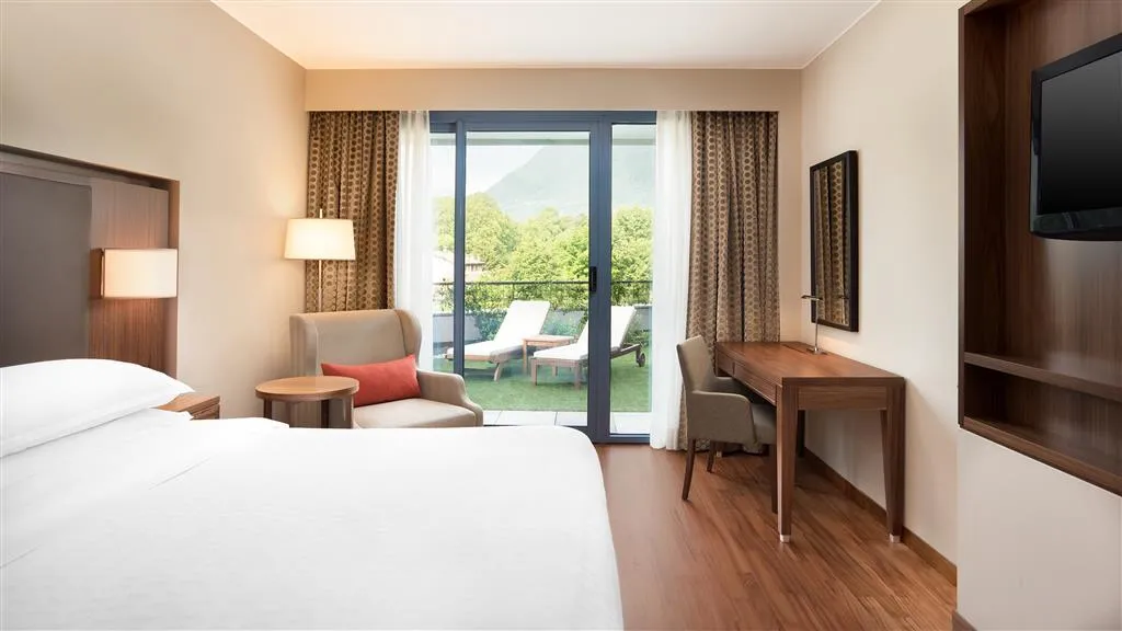 Room, Sheraton Lake Como, Milan