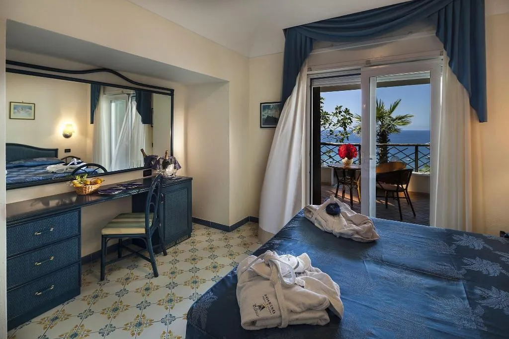 TWIN COMFORT SEA VIEW Room, Sorriso Thermae Resort & Spa, Naples
