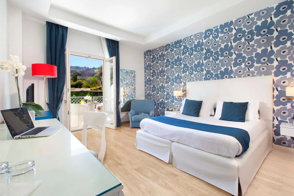 Double or Twin PARTIAL SEA VIEW Room, Atlantic Palace, Naples