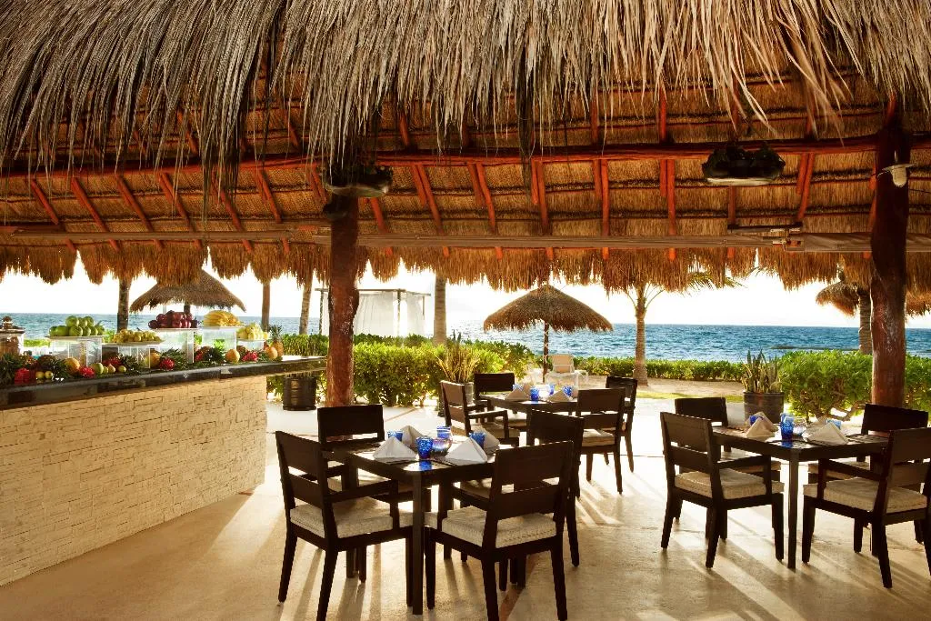Bar, El Dorado Casitas Royale Spa Resorts All Inclusive, Cancun Area